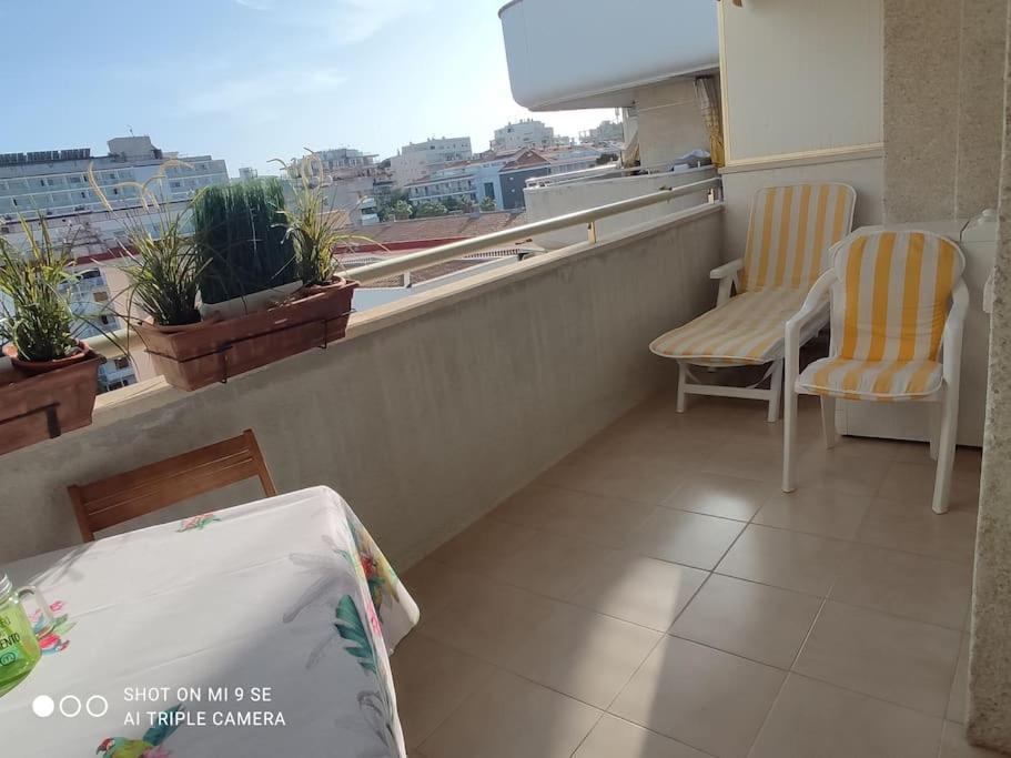 Comfy Apartment In ซาลอว์ ภายนอก รูปภาพ