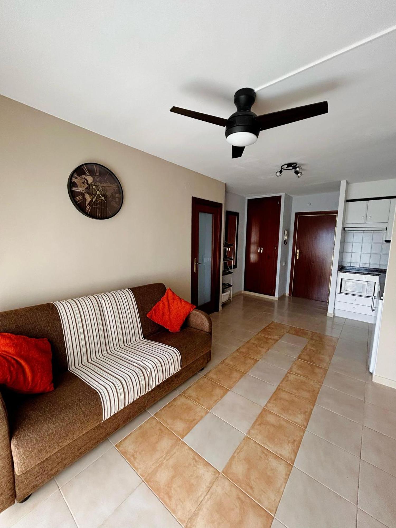 Comfy Apartment In ซาลอว์ ภายนอก รูปภาพ